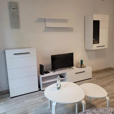 Tuwima Apartment *